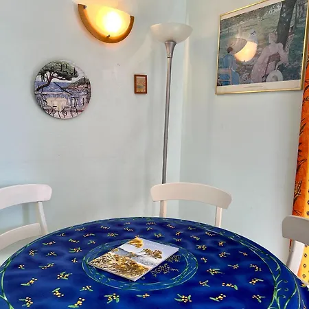 Charming In Lavandou Walking Distance To Le Lavandou